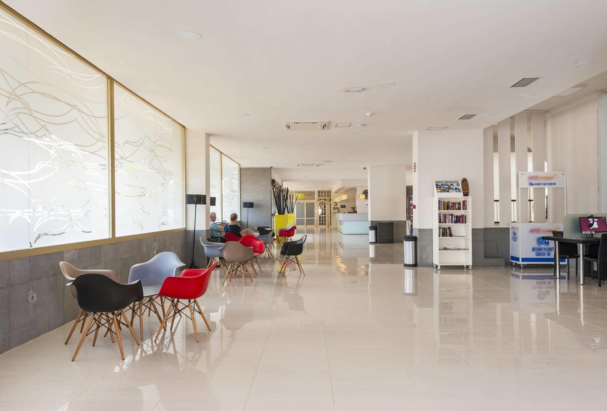 Kn Columbus Hotel apartamentowy 3*